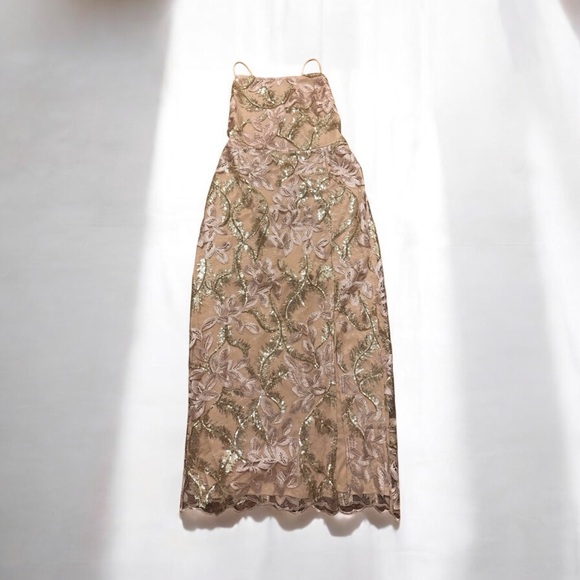 NWT Venus Dress, Blush Pink with Gold Sequin Detail, Women’s Size 16 - Picture 3 of 10